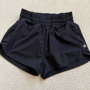 Athleta Girl Run Free 2.5" Short - size 6 - black